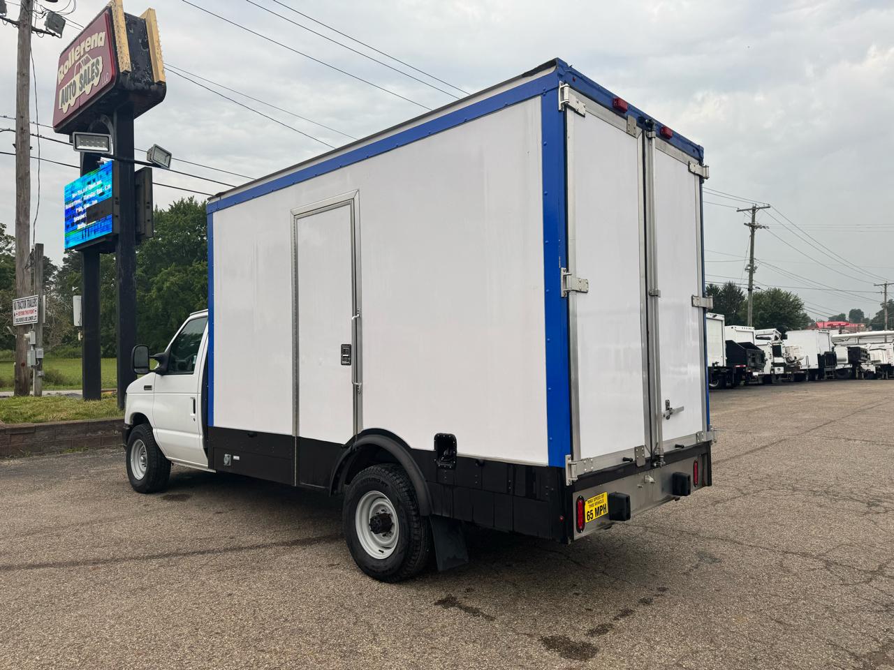 Ford E-Series Cutaway E-350 SRW 138" WB 2024