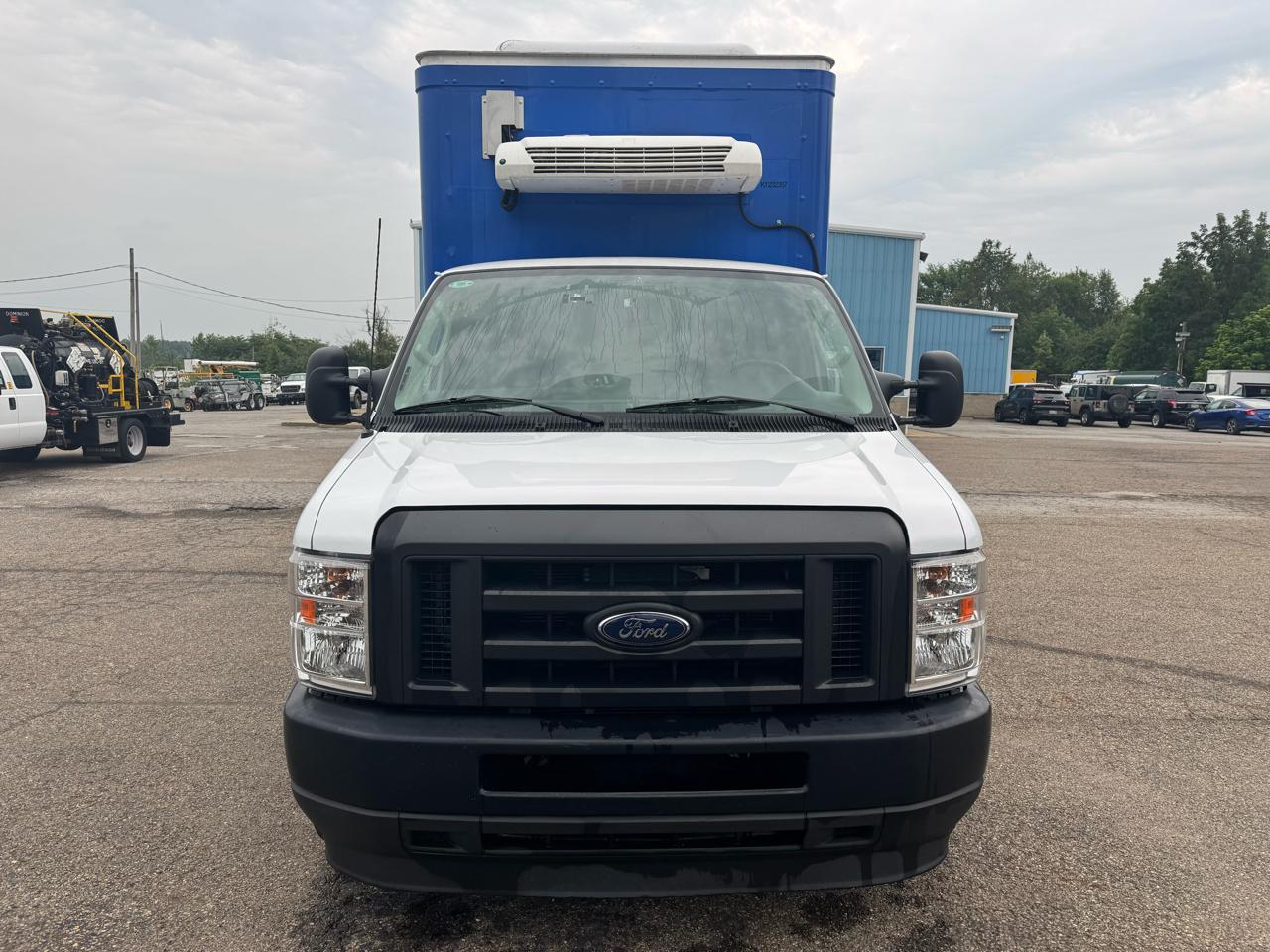 Ford E-Series Cutaway E-350 SRW 138" WB 2024