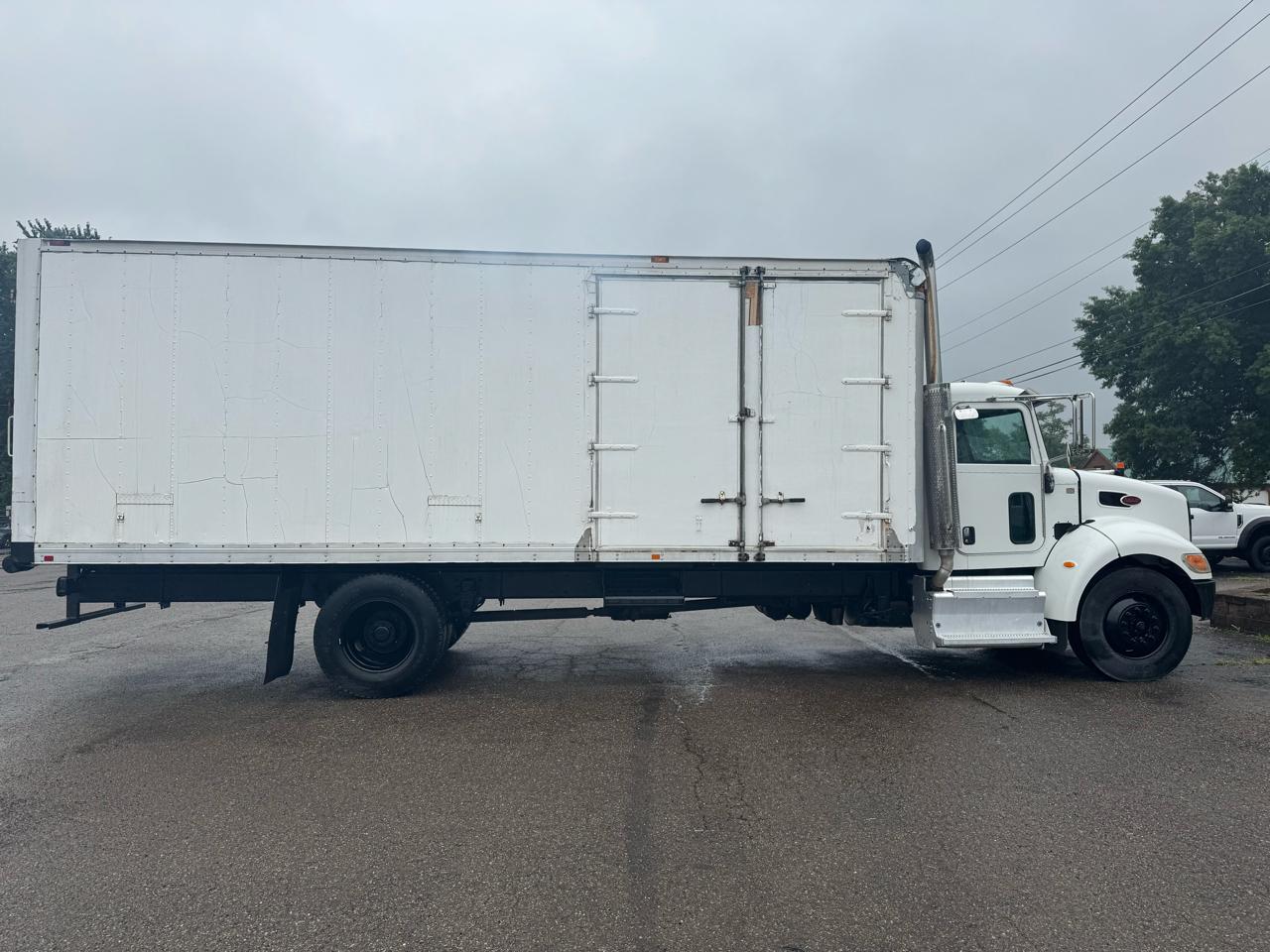 Peterbilt 337  2016