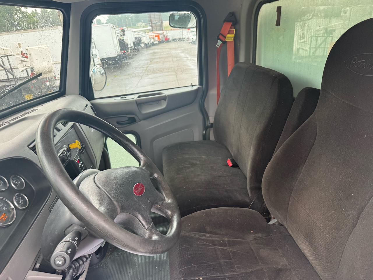 Peterbilt 337  2016