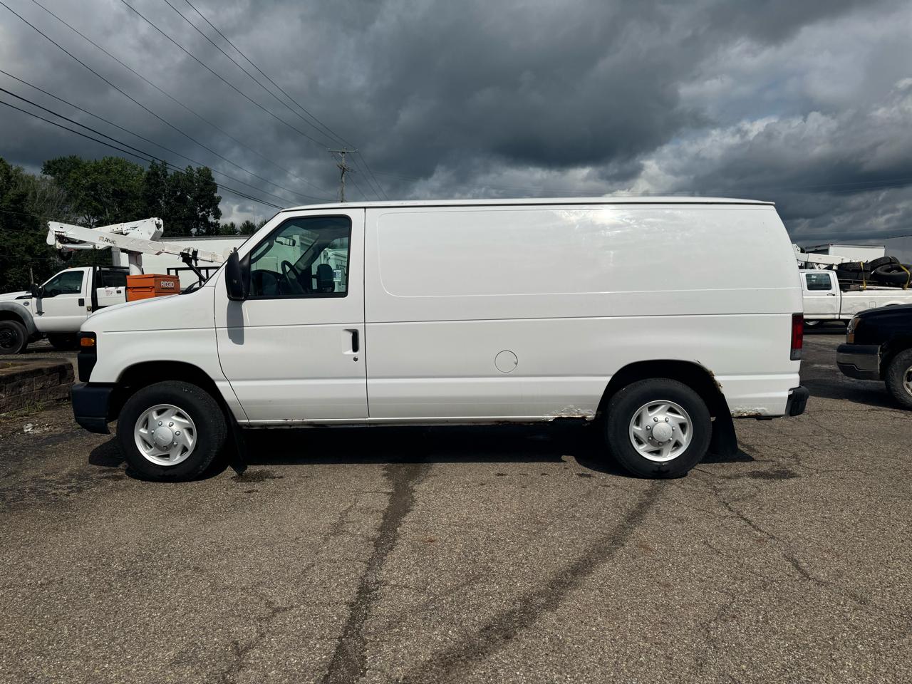 Ford Econoline Cargo Van E-150 Recreational 2008