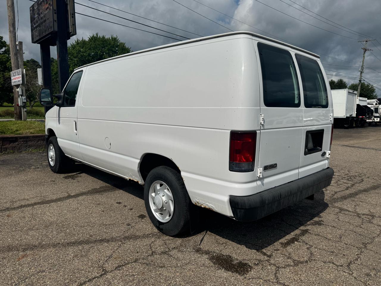 Ford Econoline Cargo Van E-150 Recreational 2008