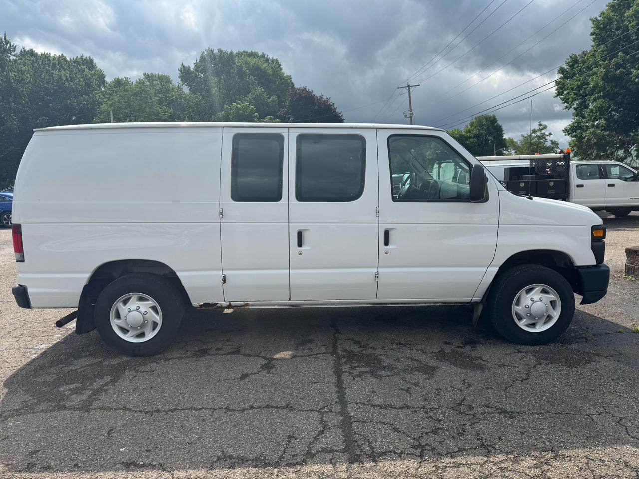 Ford Econoline Cargo Van E-150 Recreational 2008