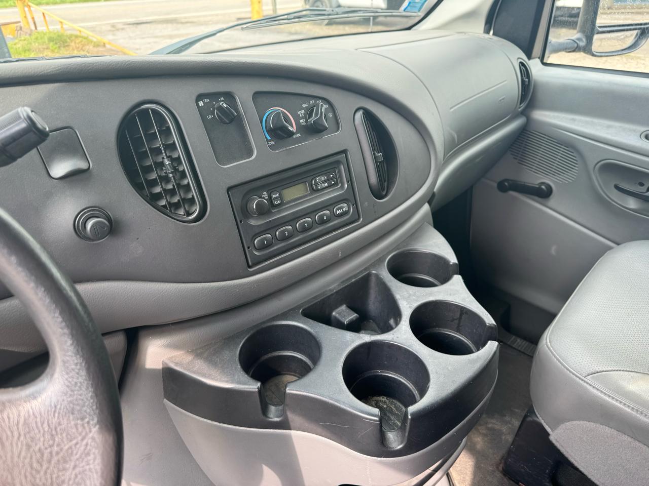 Ford Econoline Cargo Van E-150 Recreational 2008