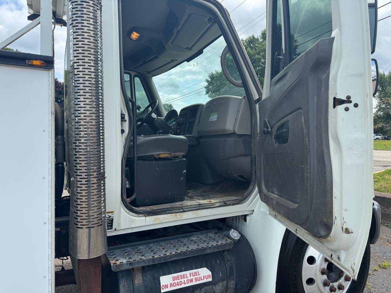 International 4300  2008