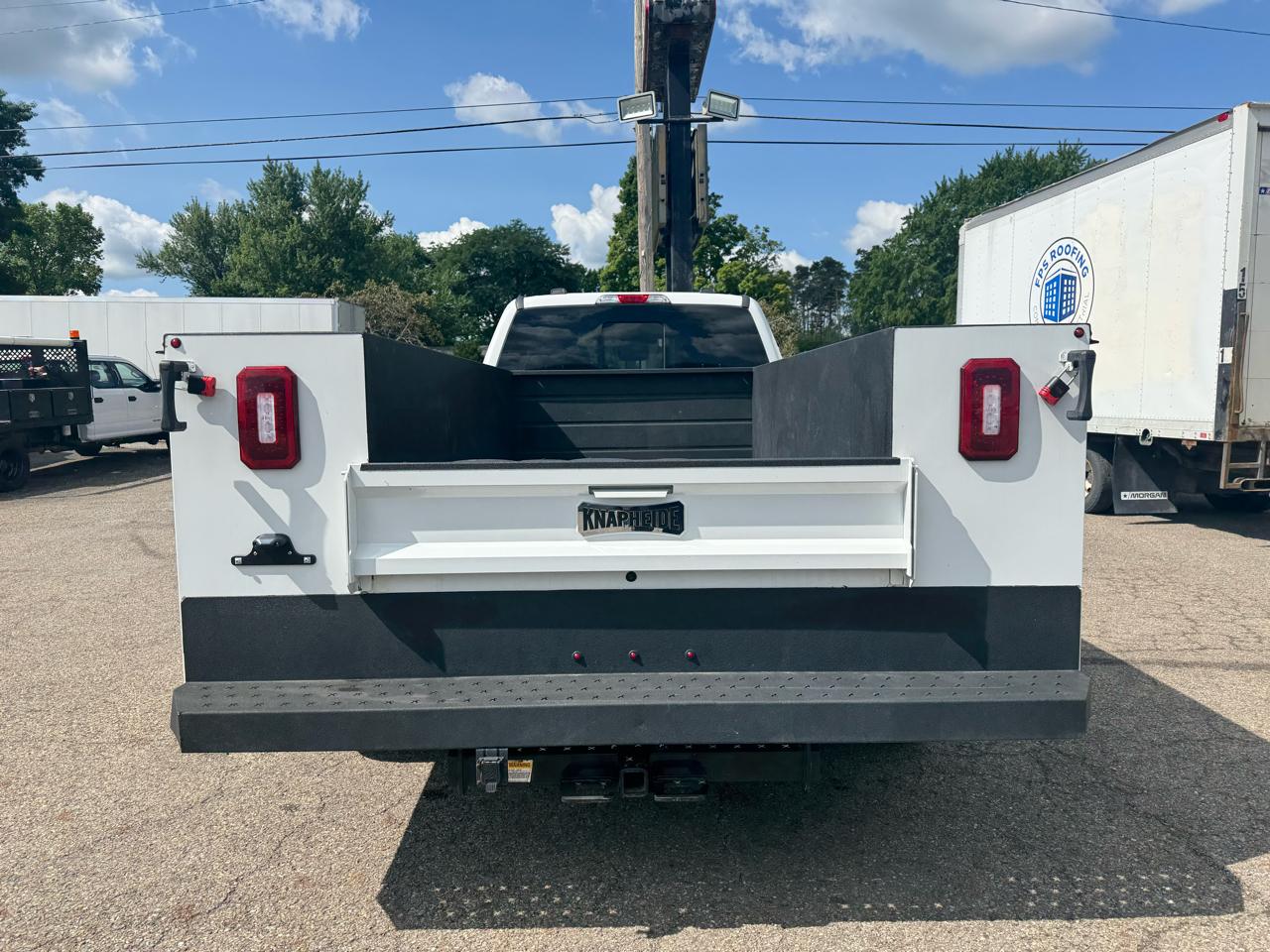 Ford Super Duty F-350 DRW XL 2WD Crew Cab 179" WB 60" CA 2024