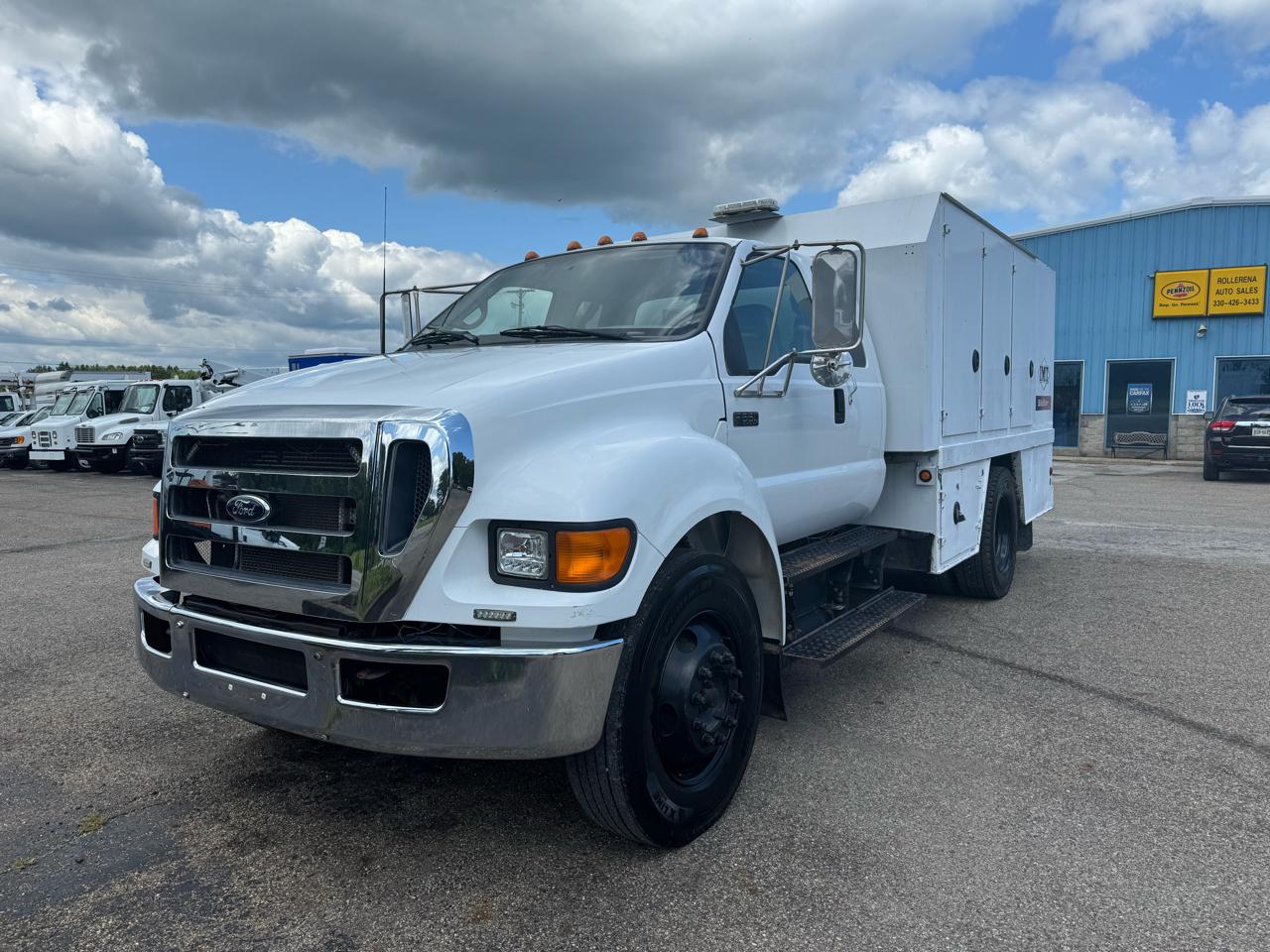 Ford Super Duty F-650 Straight Frame SuperCab XL 2006