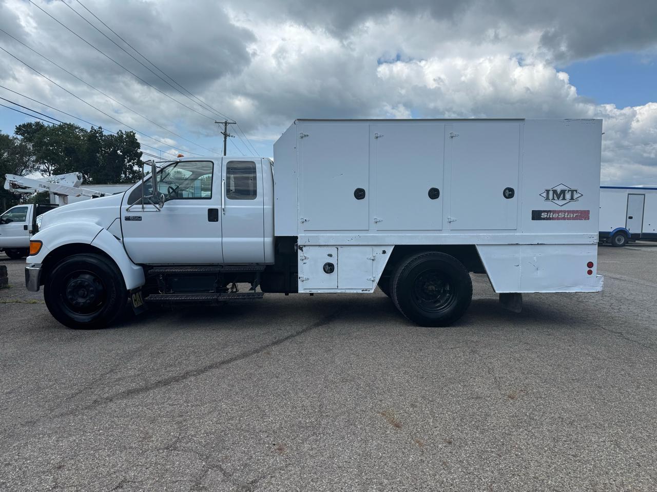 Ford Super Duty F-650 Straight Frame SuperCab XL 2006