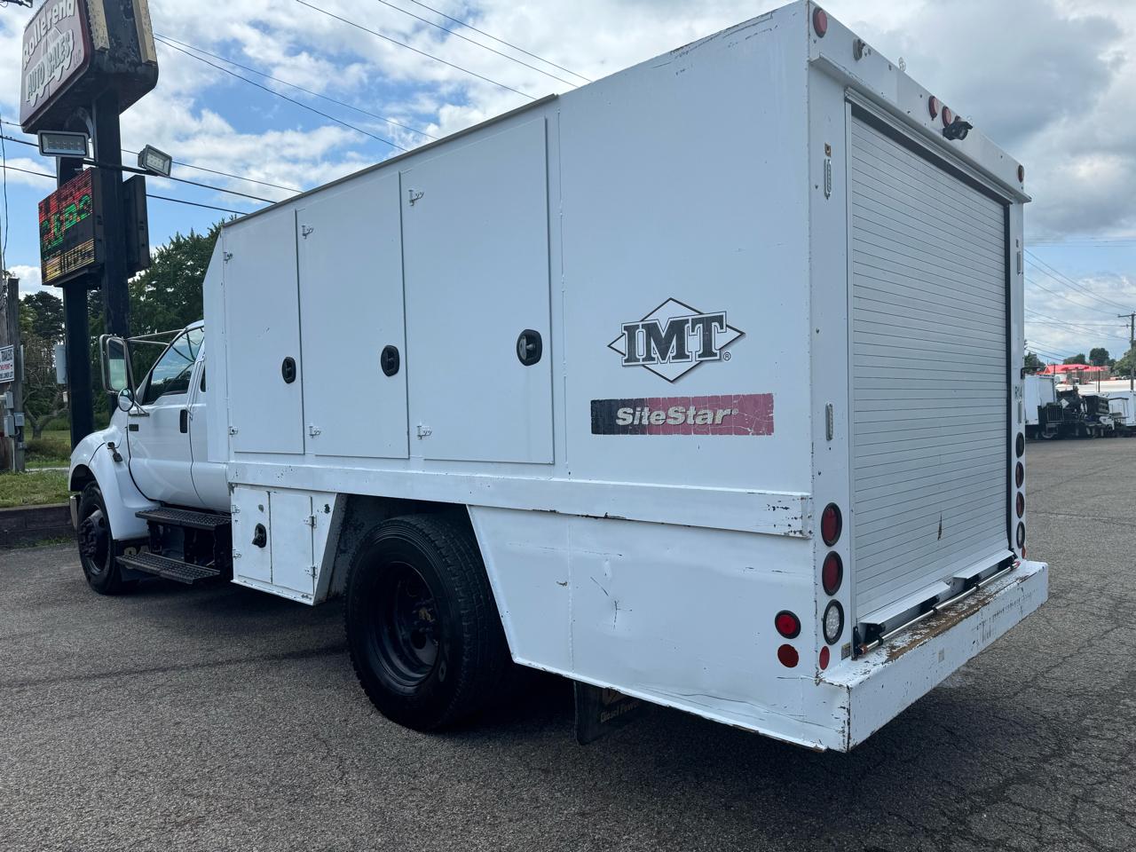 Ford Super Duty F-650 Straight Frame SuperCab XL 2006