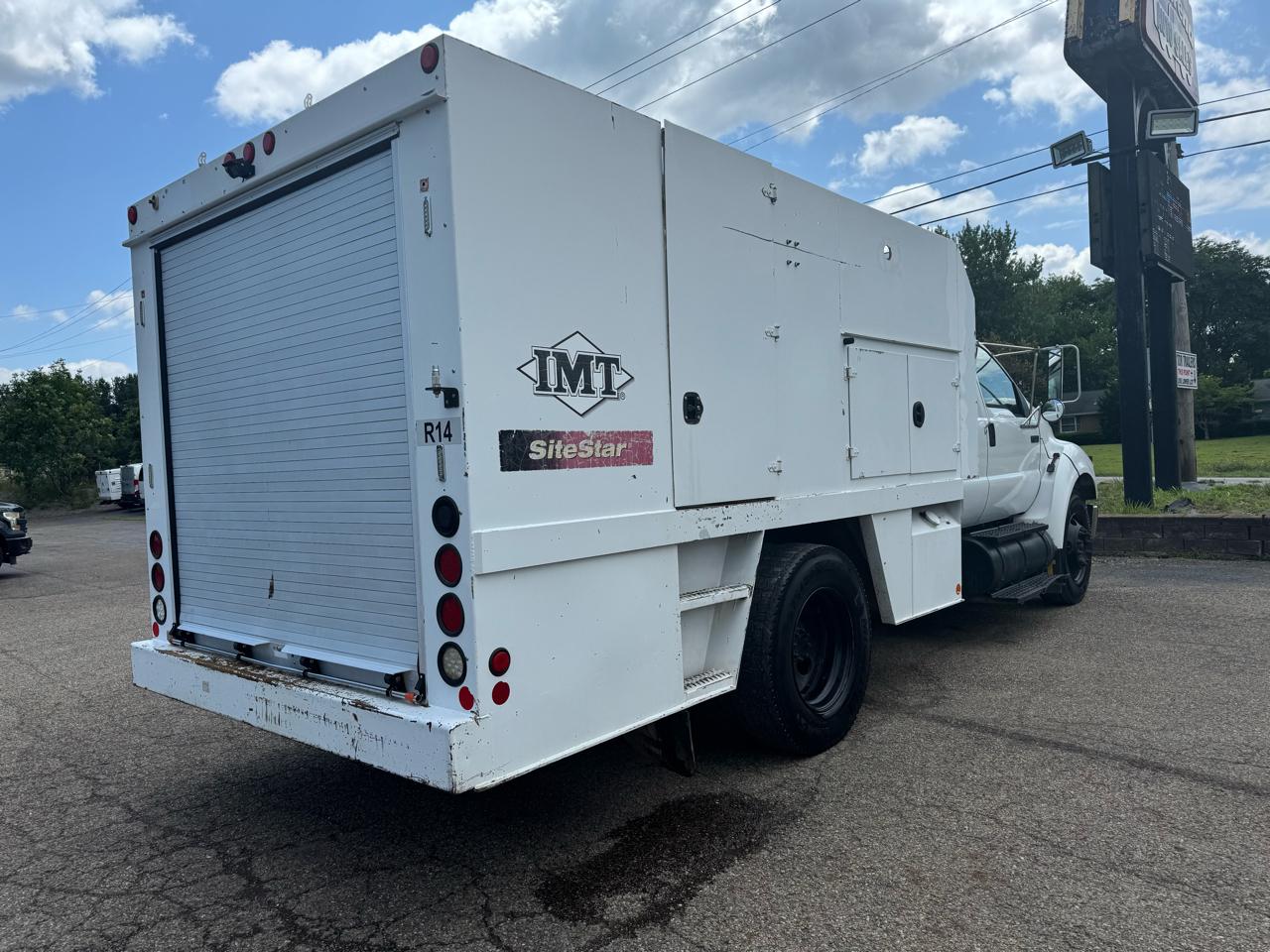 Ford Super Duty F-650 Straight Frame SuperCab XL 2006