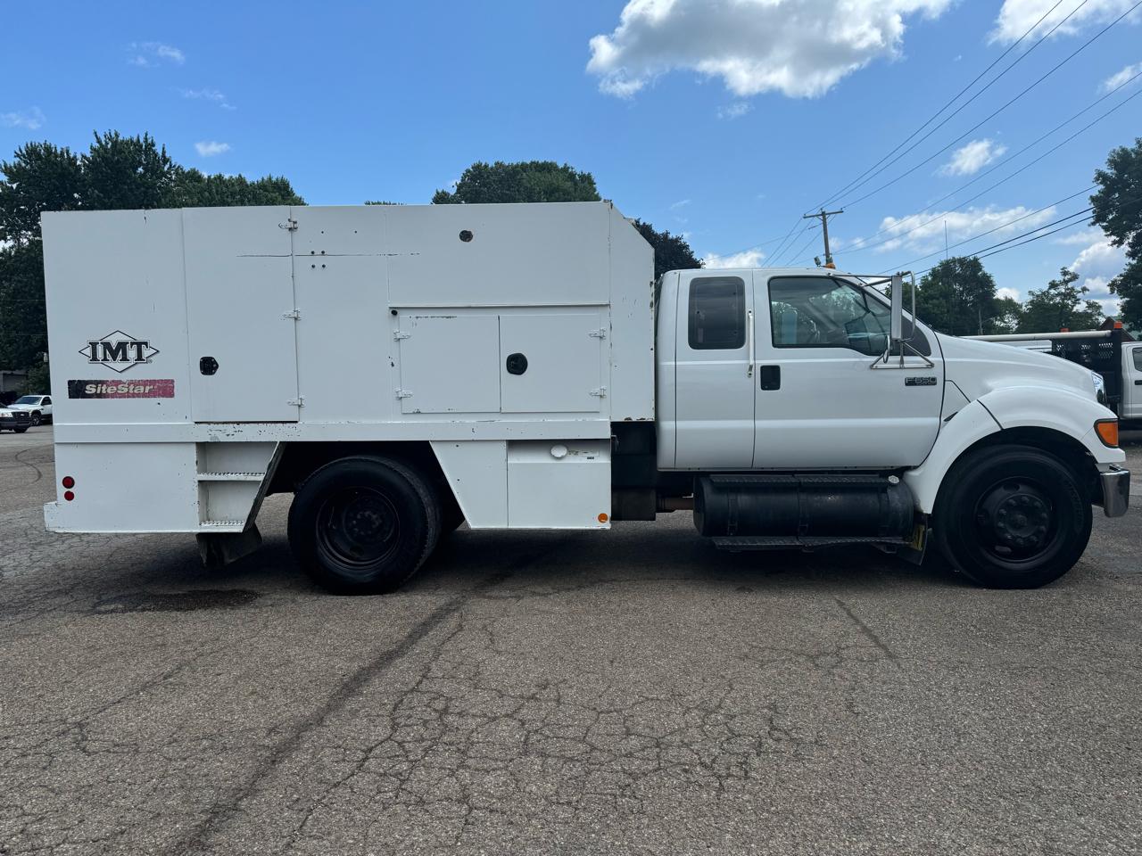 Ford Super Duty F-650 Straight Frame SuperCab XL 2006