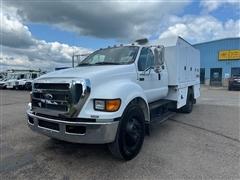 2006 Ford Super Duty F-650 Straight Frame 