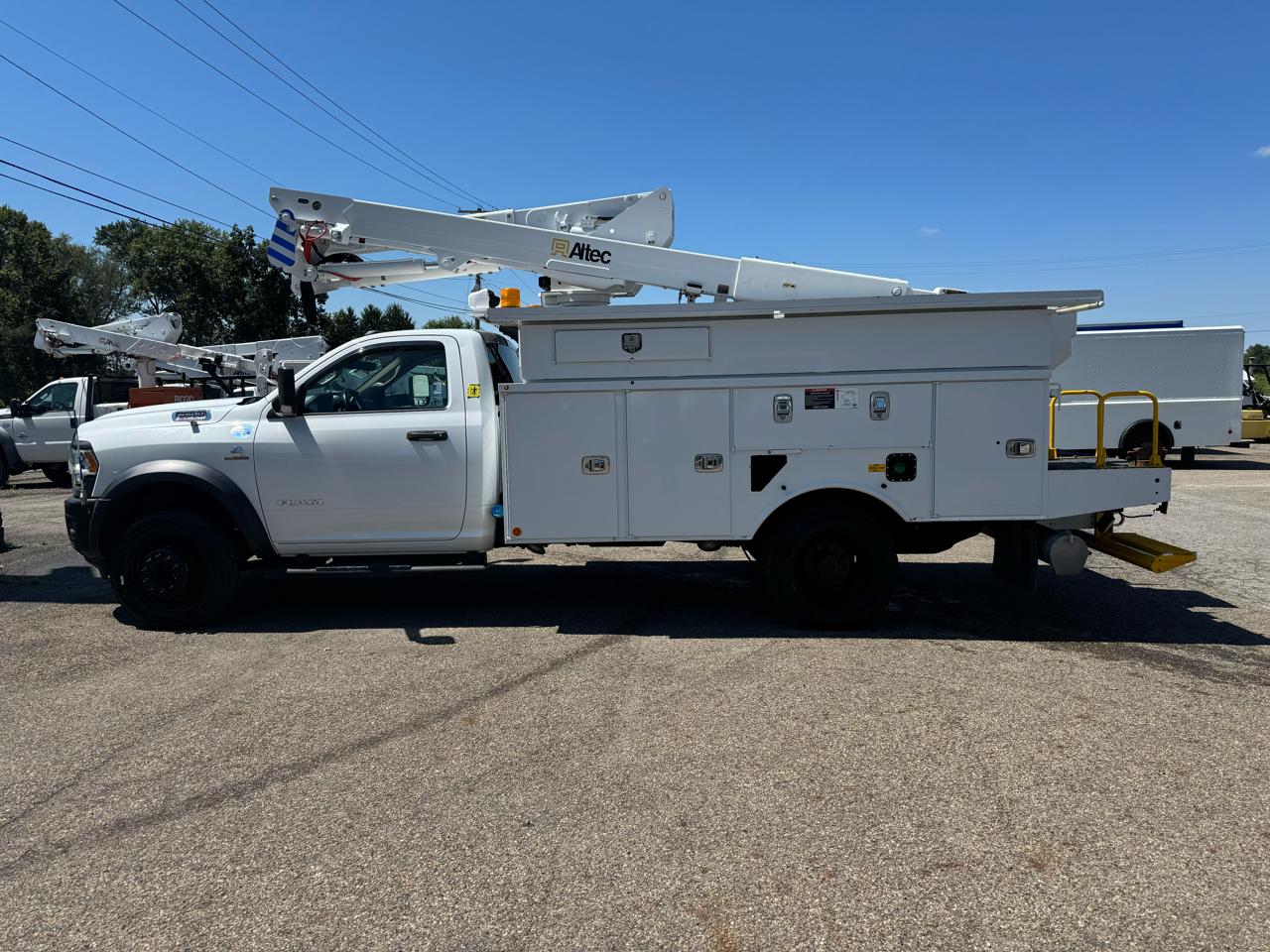 RAM 5500 Chassis Cab Tradesman 4x4 Reg Cab 84" CA 168.5" WB 2019