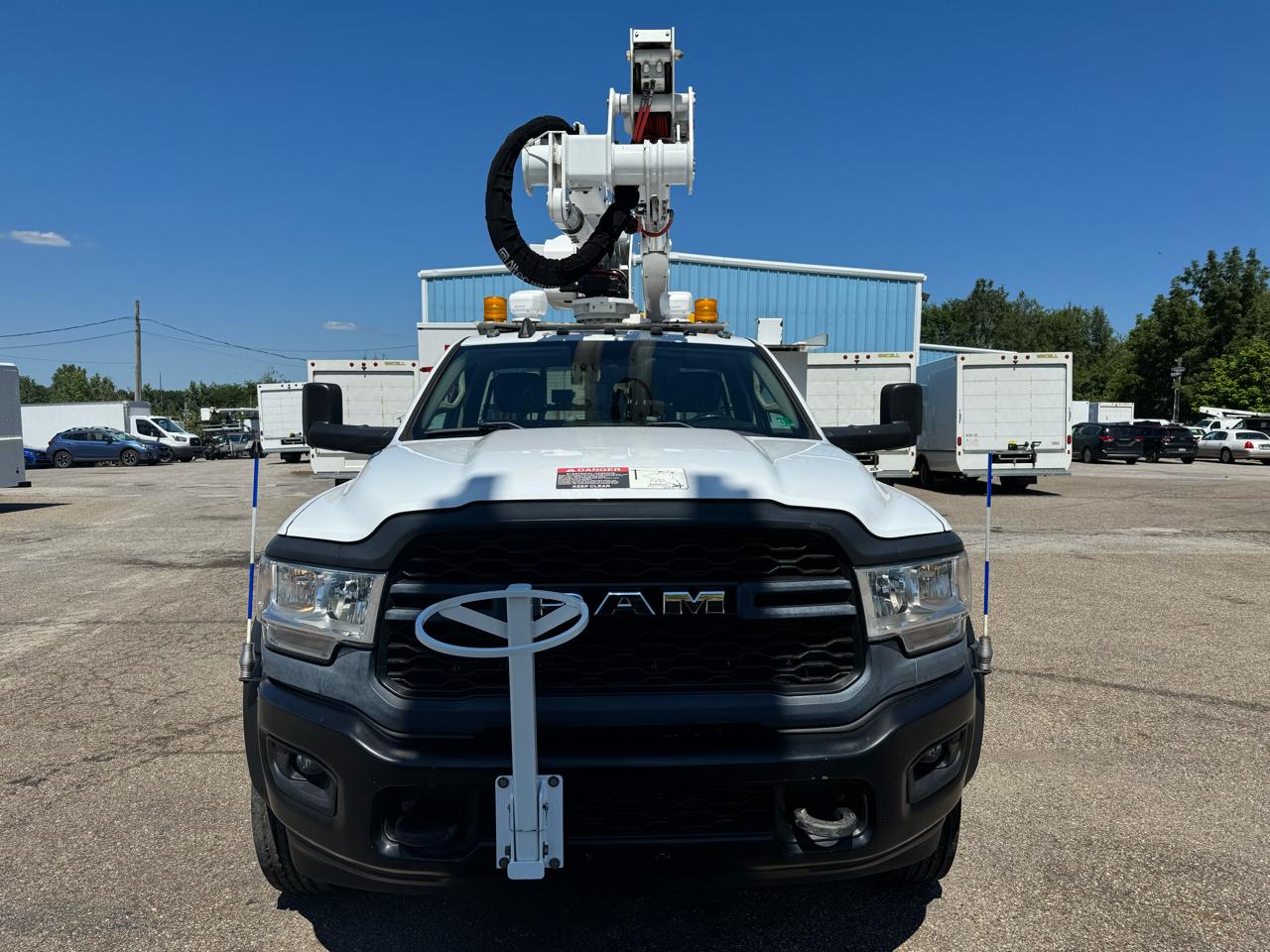 RAM 5500 Chassis Cab Tradesman 4x4 Reg Cab 84" CA 168.5" WB 2019