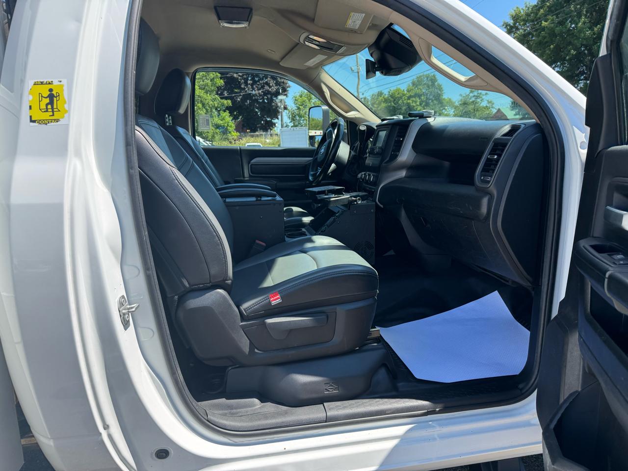 RAM 5500 Chassis Cab Tradesman 4x4 Reg Cab 84" CA 168.5" WB 2019
