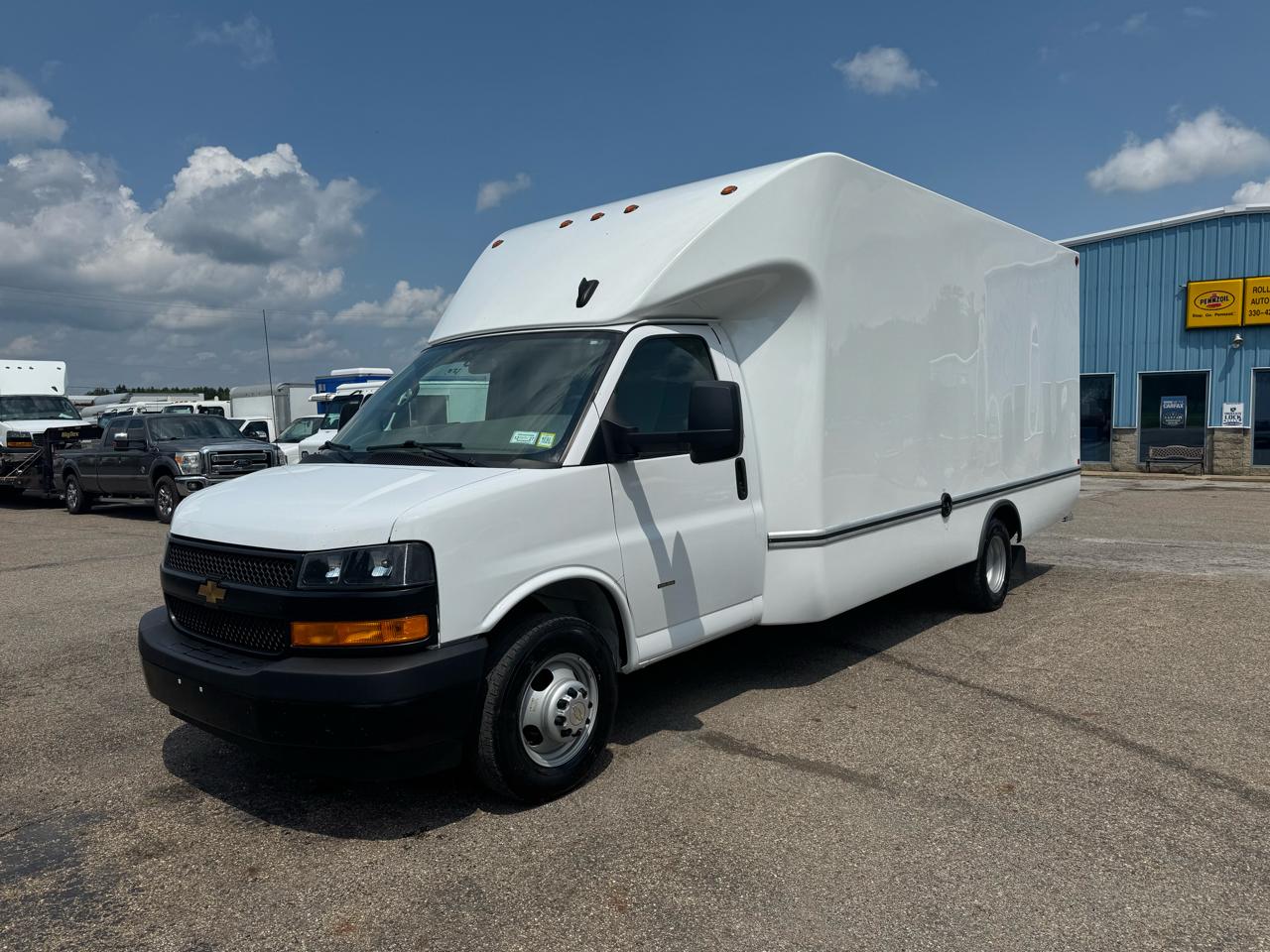 Chevrolet Express Commercial Cutaway 3500 Van 177" 2025