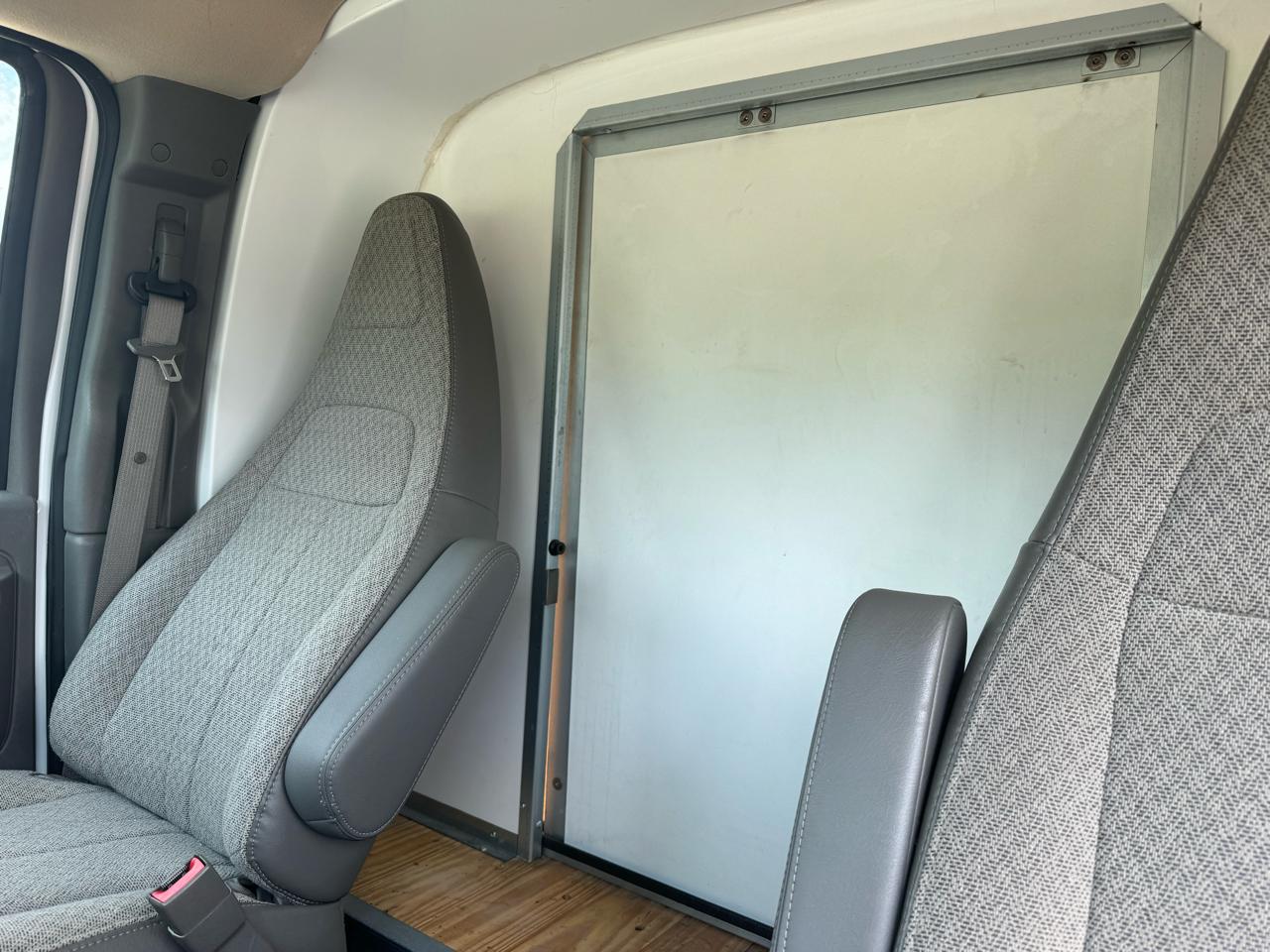 Chevrolet Express Commercial Cutaway 3500 Van 177" 2025