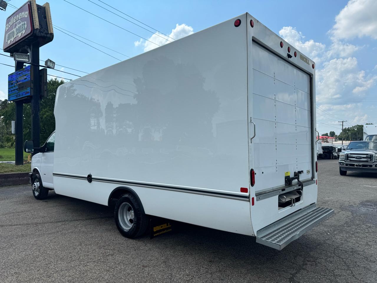 Chevrolet Express Commercial Cutaway 3500 Van 177" 2025