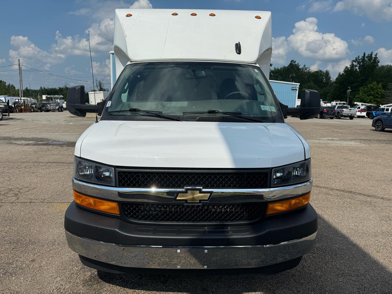 Chevrolet Express Commercial Cutaway 3500 Van 177" 2025