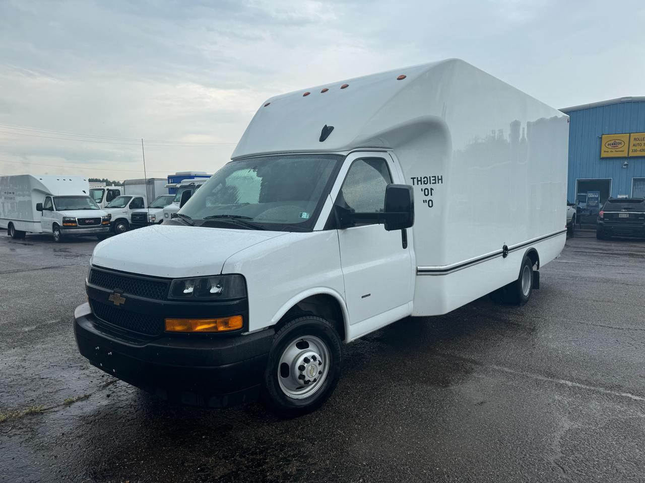 Chevrolet Express Commercial Cutaway 3500 Van 177" 2025