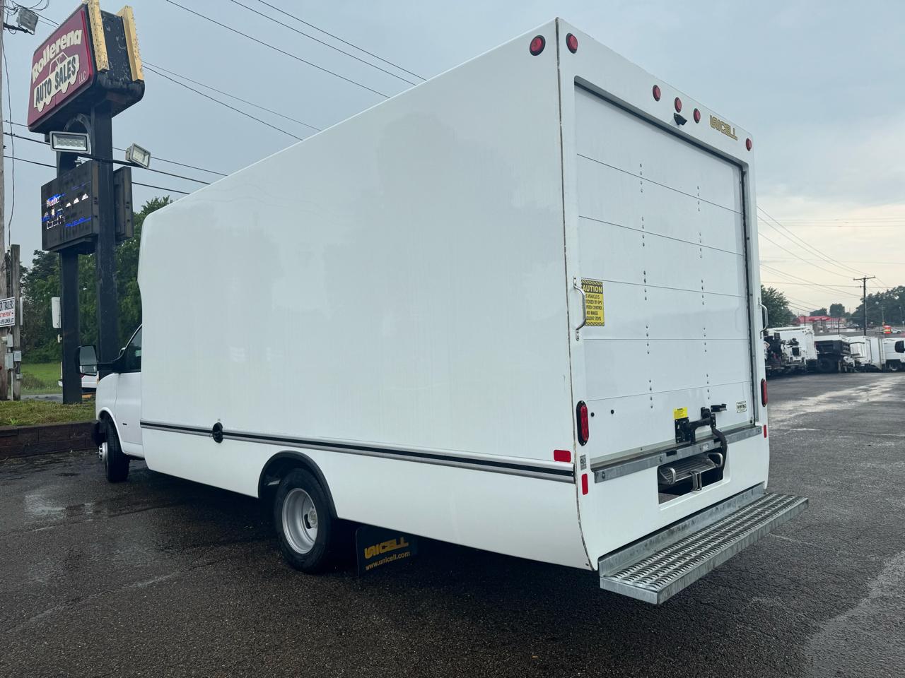 Chevrolet Express Commercial Cutaway 3500 Van 177" 2025