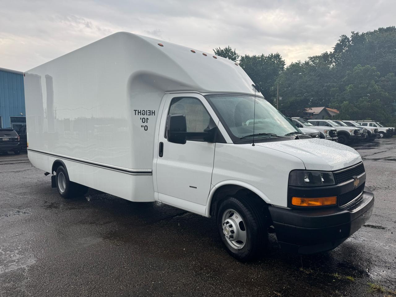 Chevrolet Express Commercial Cutaway 3500 Van 177" 2025