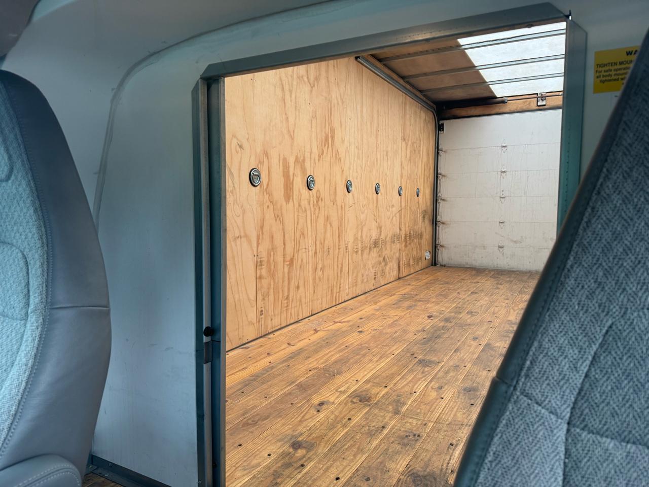 Chevrolet Express Commercial Cutaway 3500 Van 177" 2025