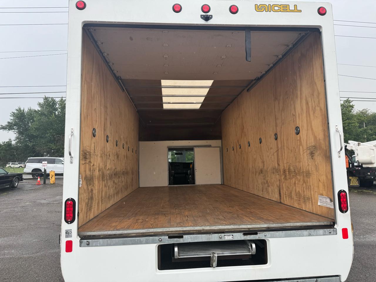 Chevrolet Express Commercial Cutaway 3500 Van 177" 2025