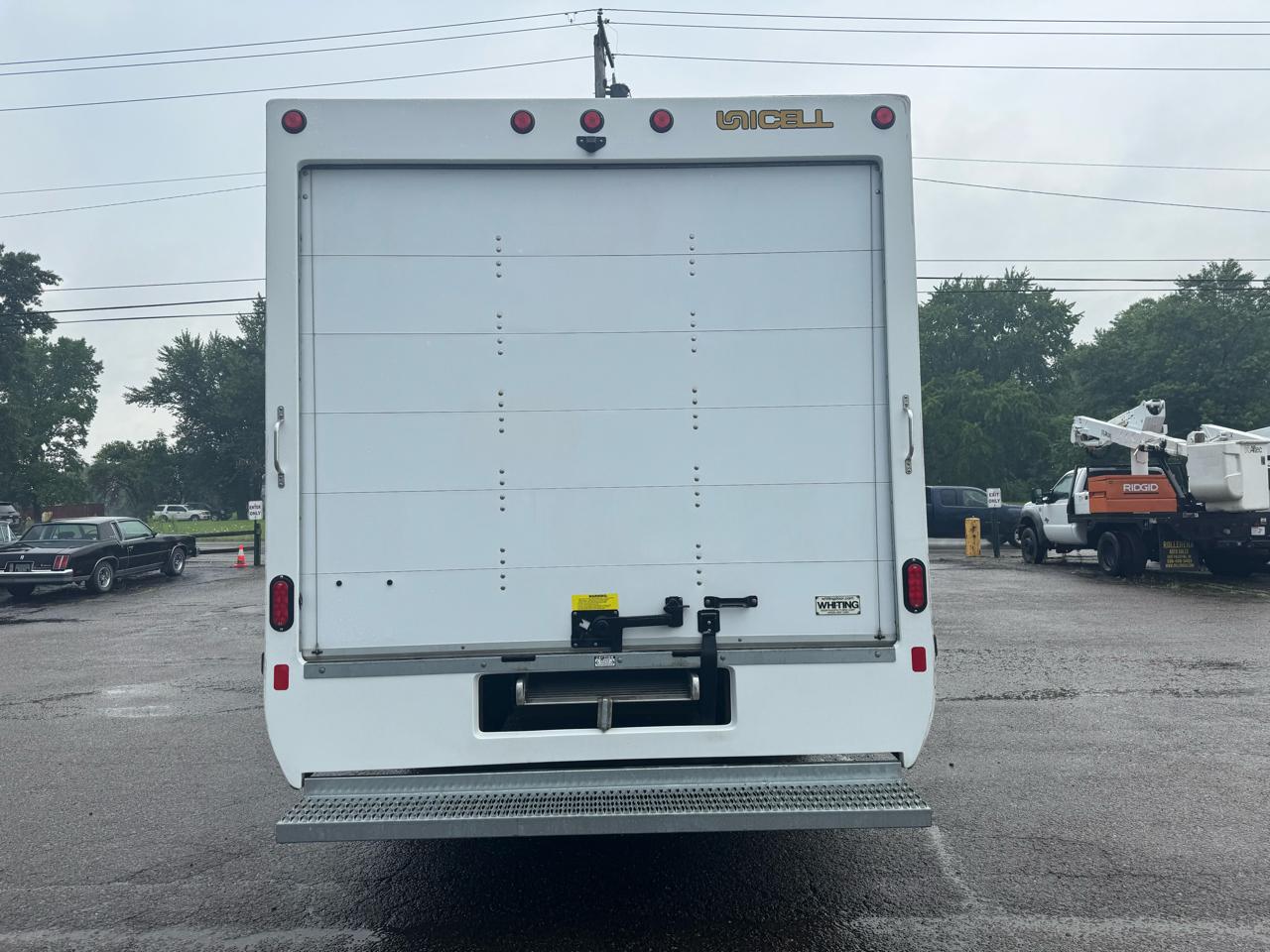 Chevrolet Express Commercial Cutaway 3500 Van 177" 2025