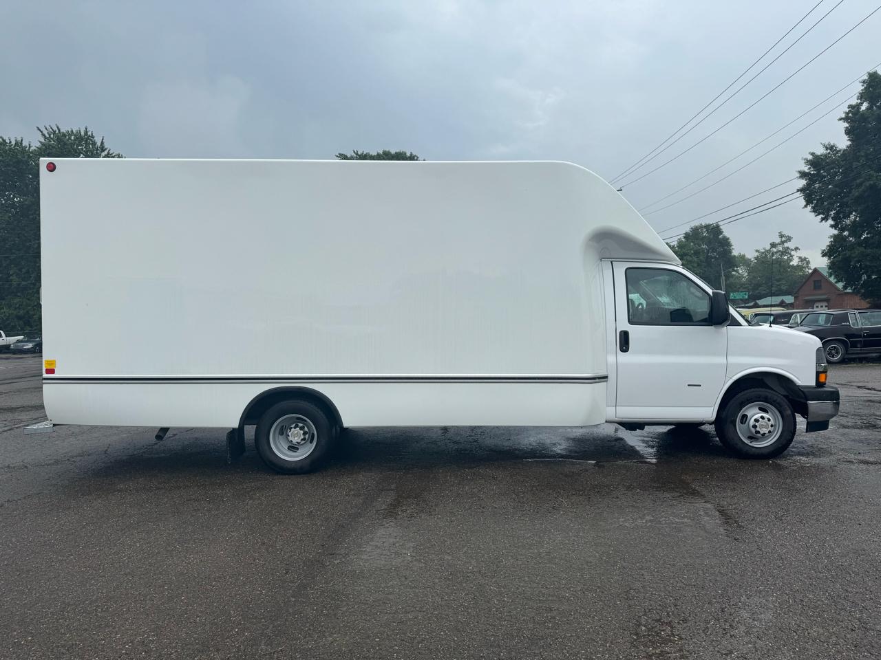 Chevrolet Express Commercial Cutaway 3500 Van 177" 2025