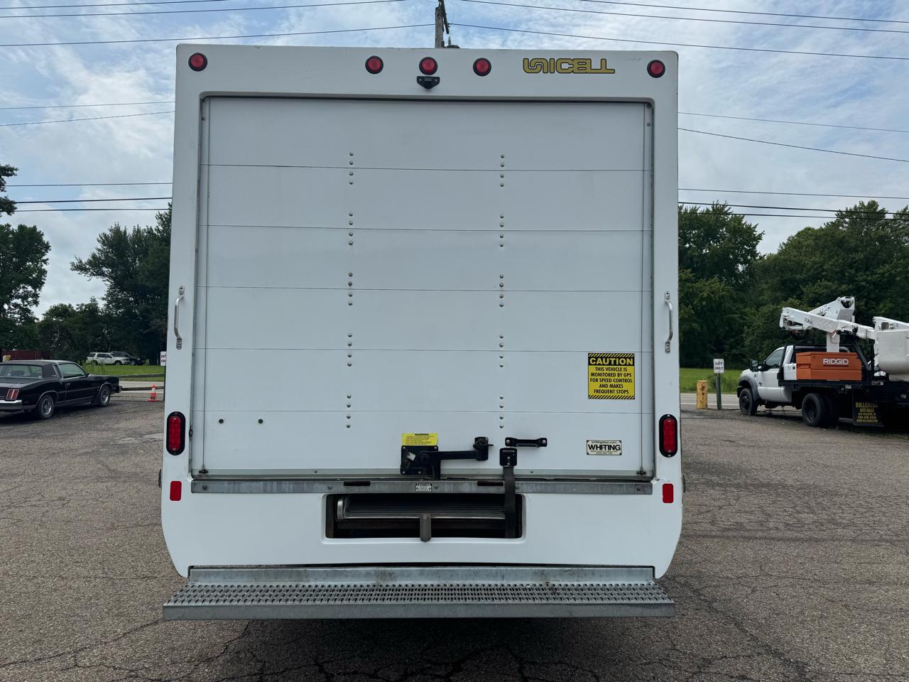 Chevrolet Express Commercial Cutaway 3500 Van 177" 2024