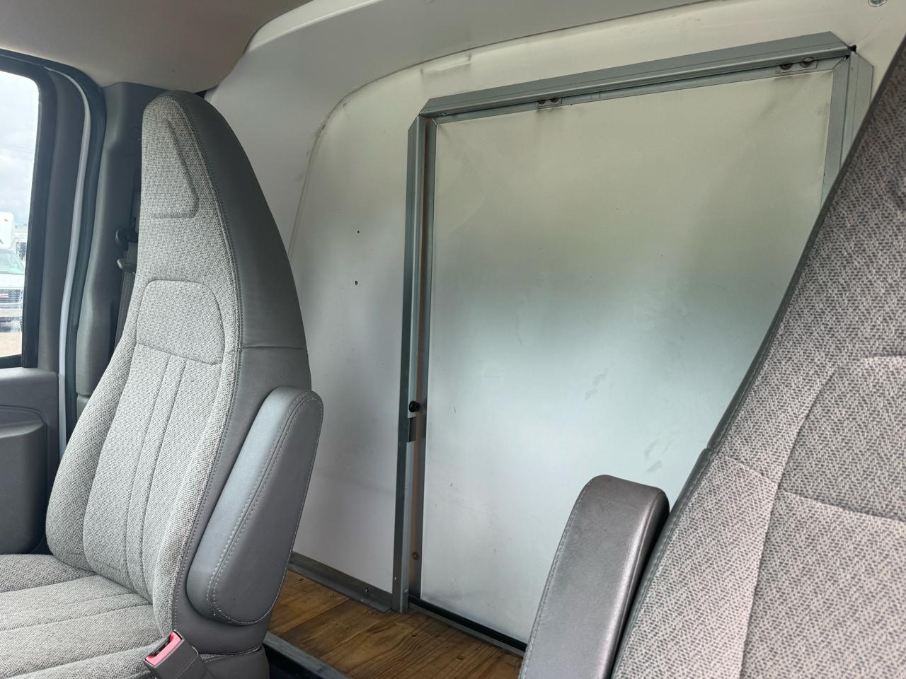 Chevrolet Express Commercial Cutaway 3500 Van 177" 2024