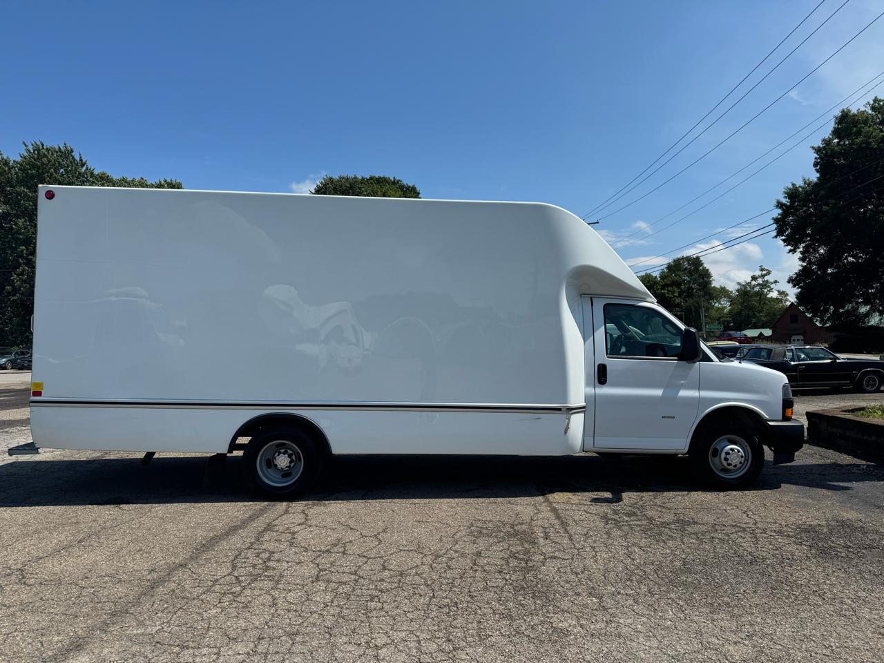 Chevrolet Express Commercial Cutaway 3500 Van 177" 2024