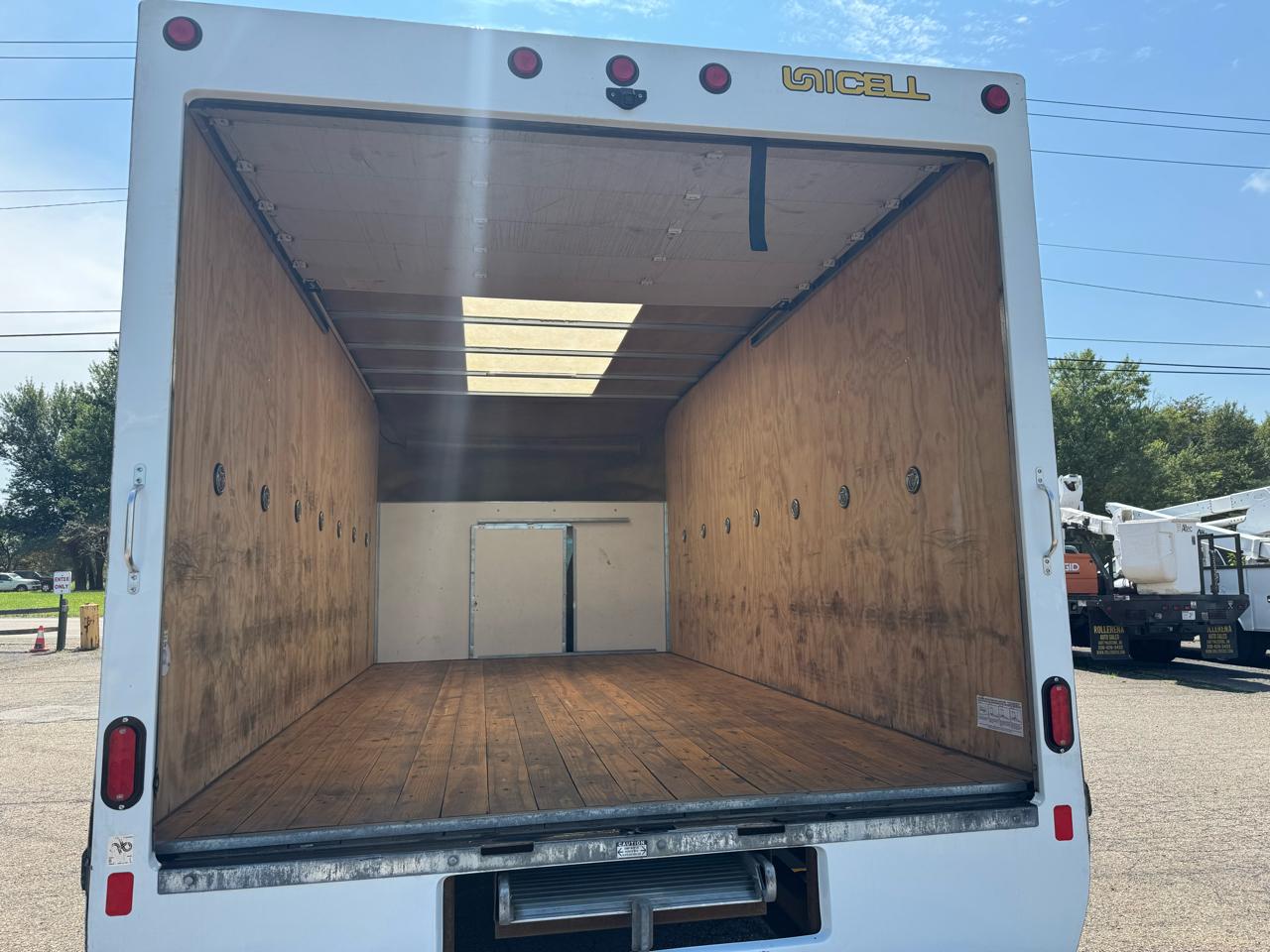 Chevrolet Express Commercial Cutaway 3500 Van 177" 2024