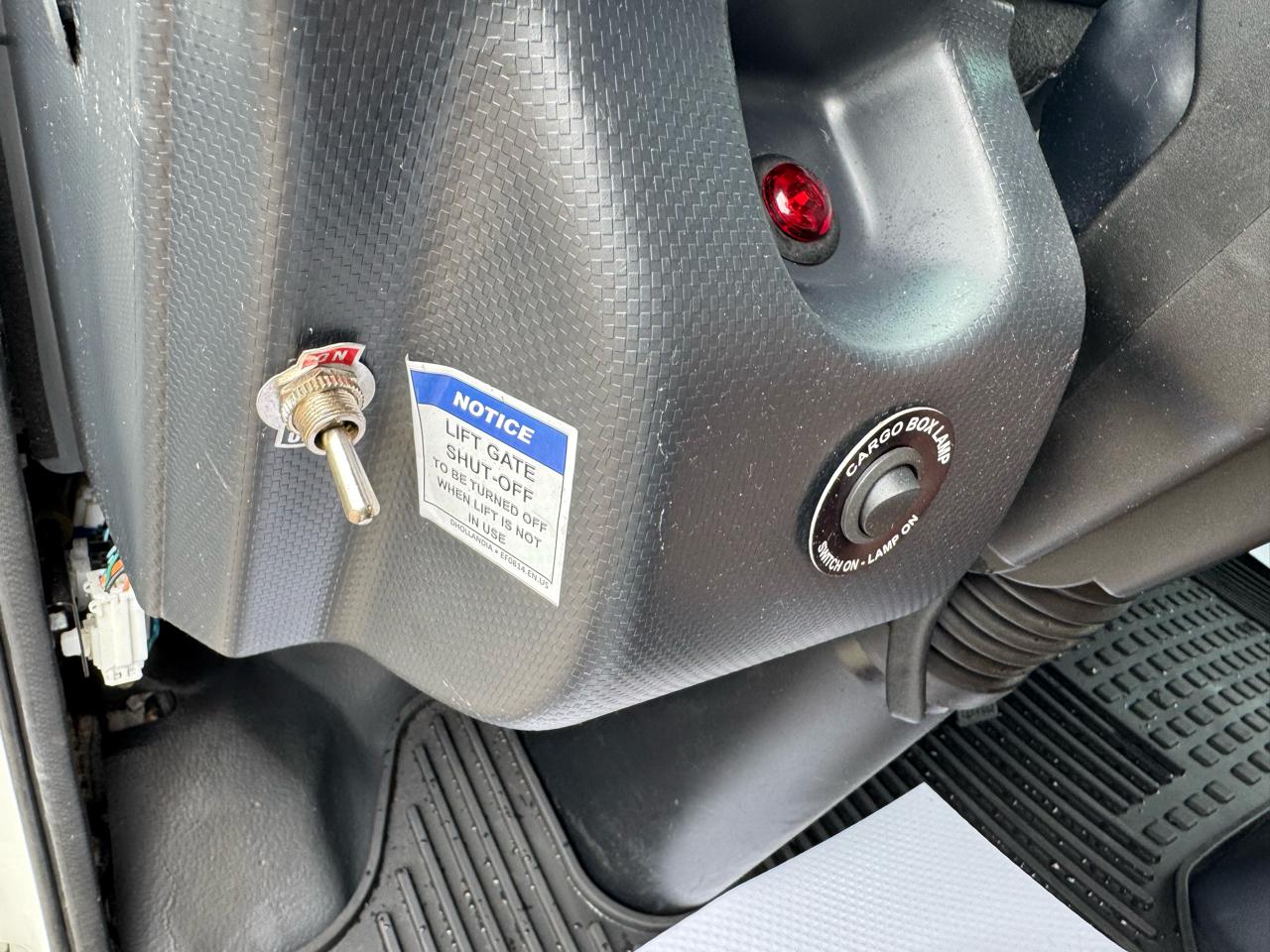 Chevrolet 5500 XG LCF Gas 2WD Reg Cab 176" 2025