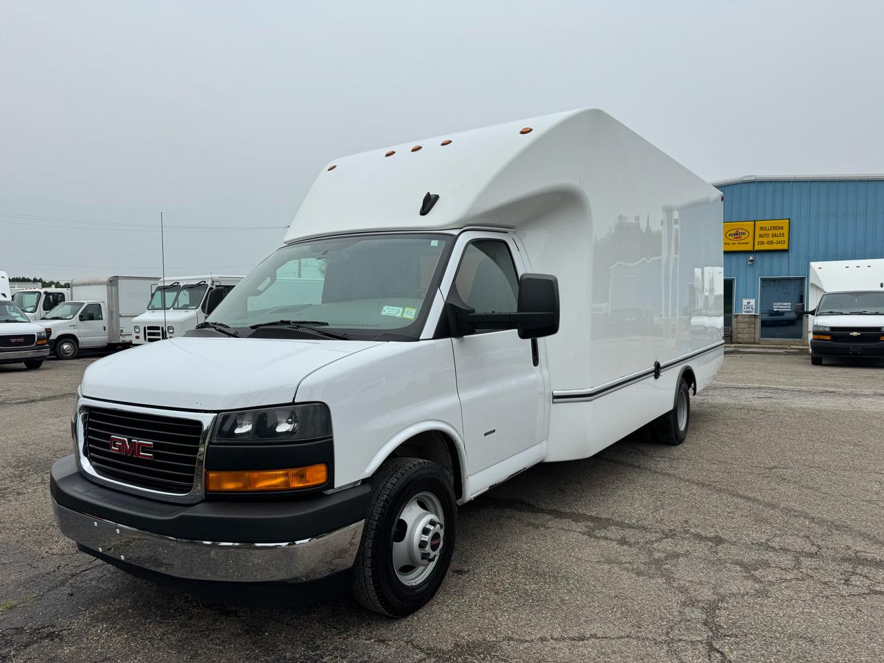 GMC Savana Commercial Cutaway 3500 Van 177" 2024