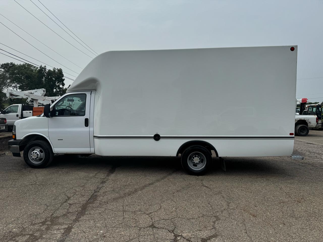 Chevrolet Express Commercial Cutaway 3500 Van 159" 2023