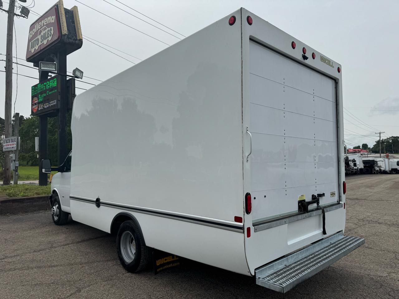 Chevrolet Express Commercial Cutaway 3500 Van 159" 2023