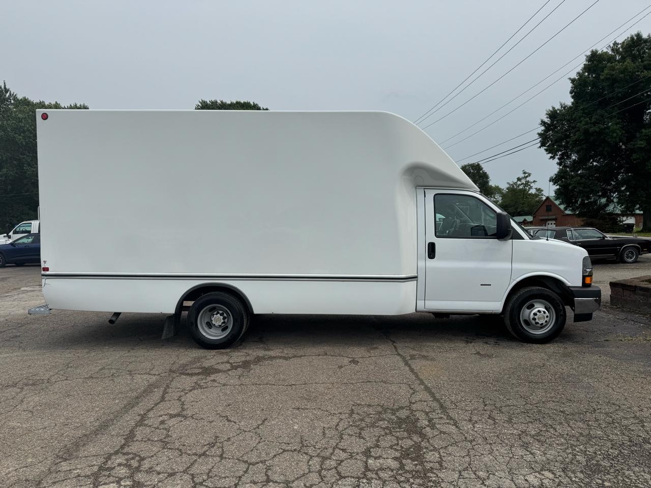 Chevrolet Express Commercial Cutaway 3500 Van 159" 2023