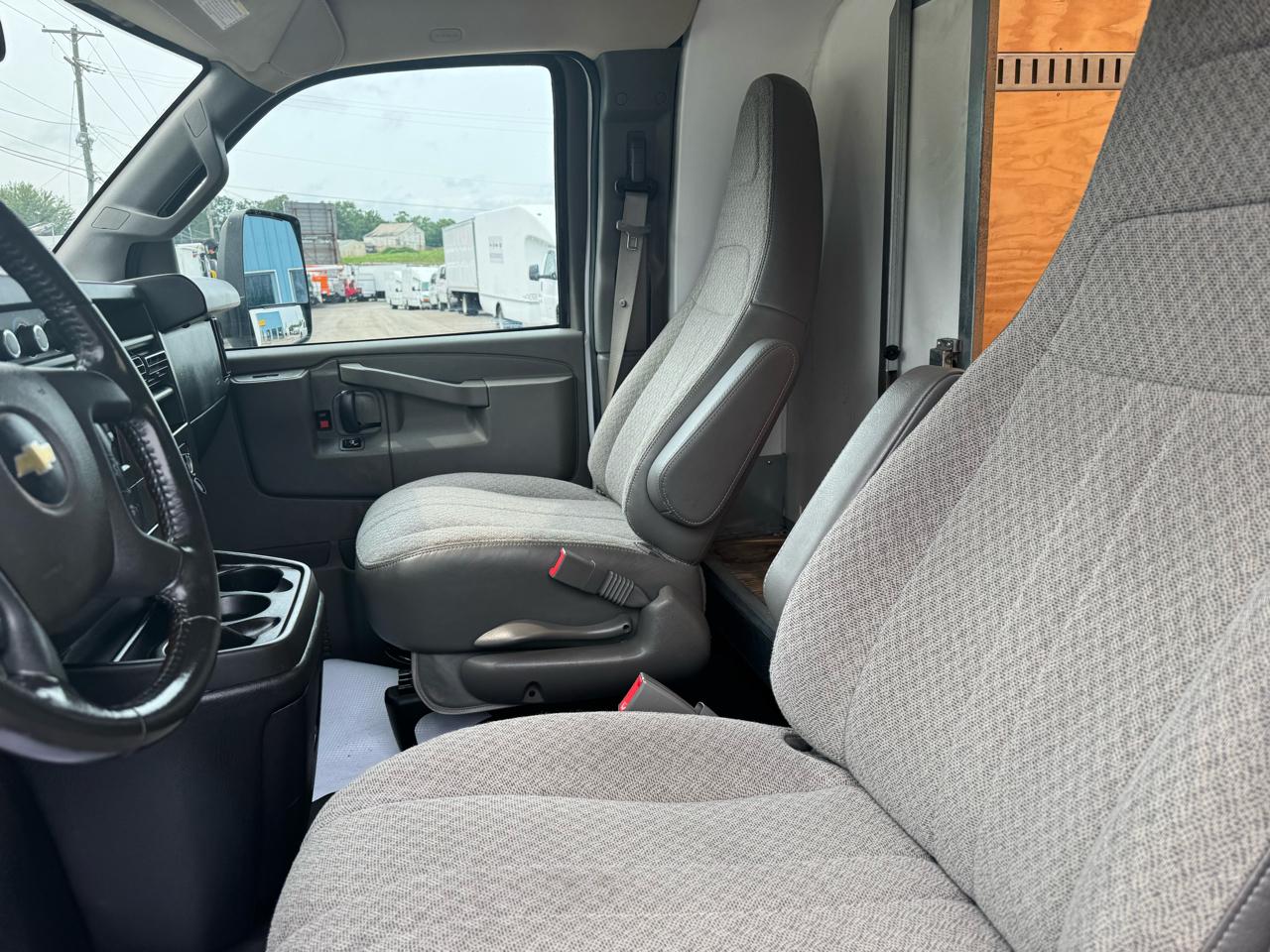 Chevrolet Express Commercial Cutaway 3500 Van 159" 2023