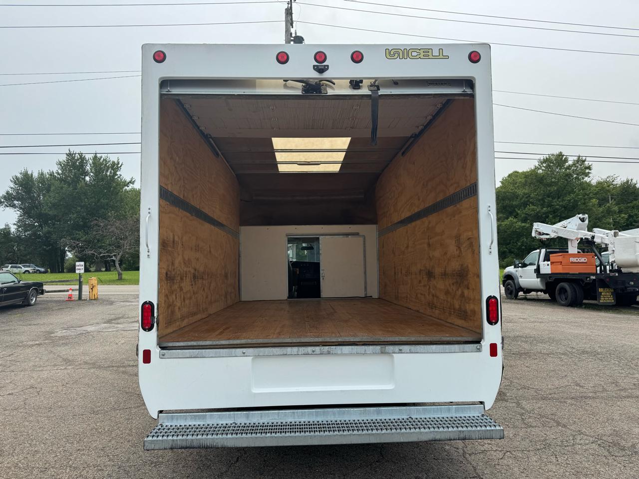 Chevrolet Express Commercial Cutaway 3500 Van 159" 2023