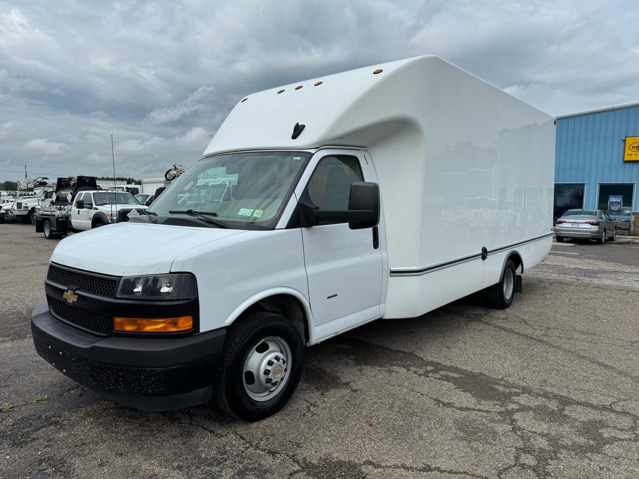 Chevrolet Express Commercial Cutaway 3500 Van 177" 2022