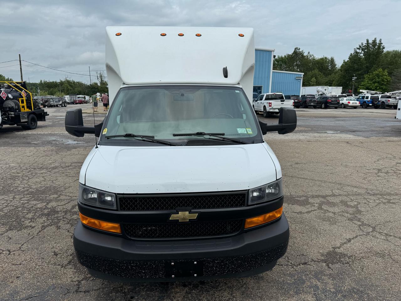 Chevrolet Express Commercial Cutaway 3500 Van 177" 2022
