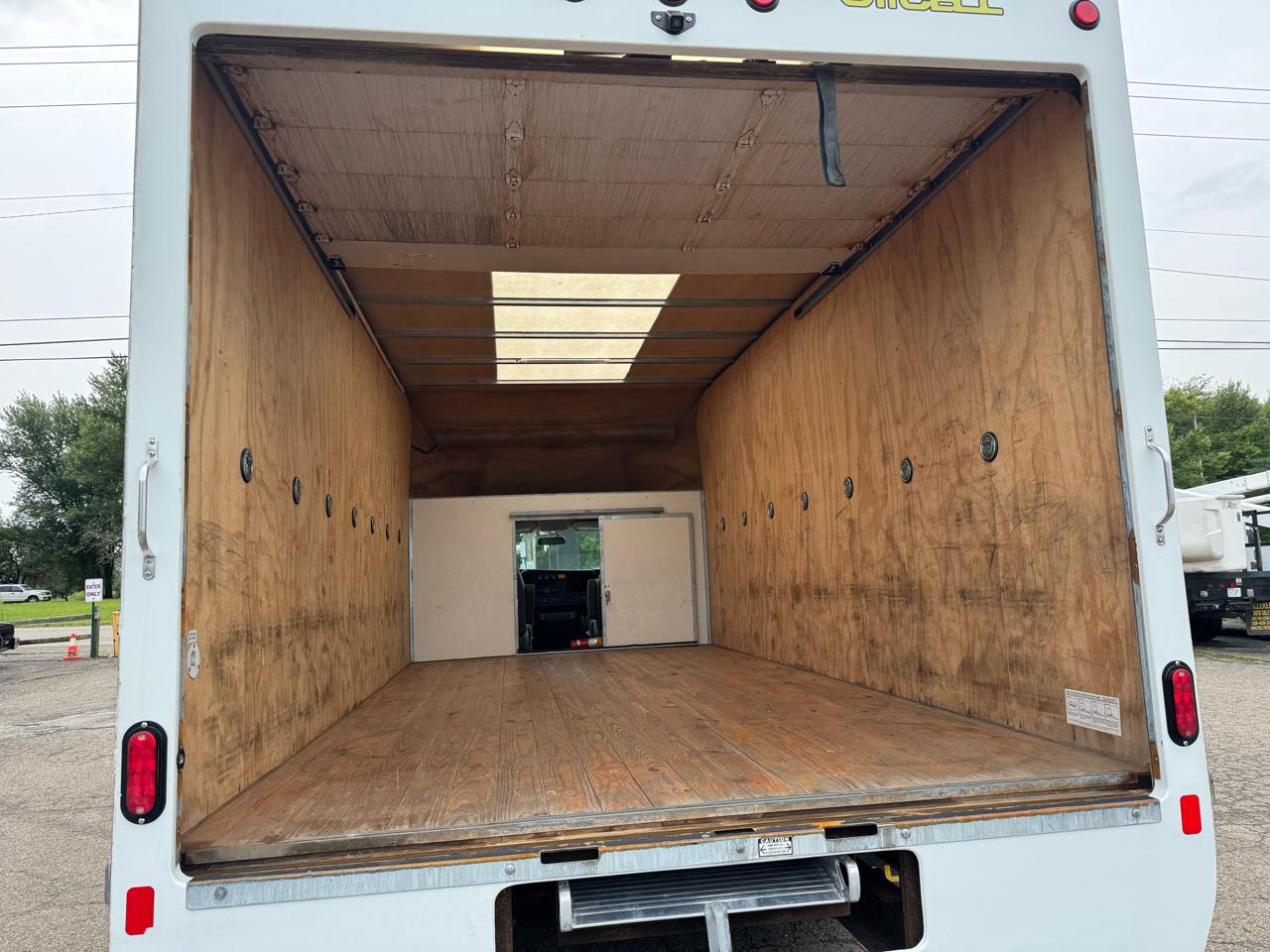 Chevrolet Express Commercial Cutaway 3500 Van 177" 2022