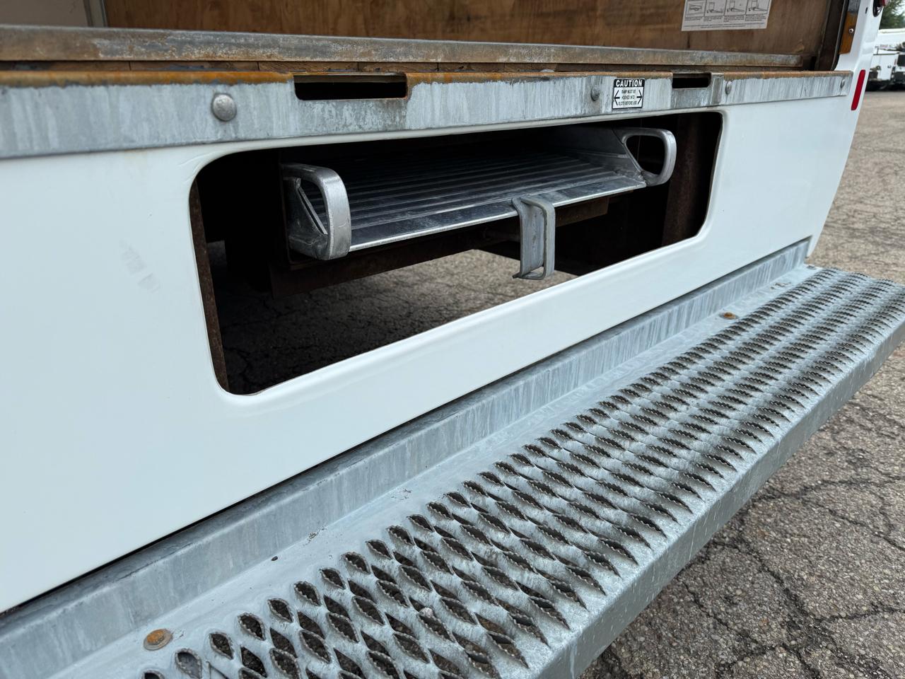 Chevrolet Express Commercial Cutaway 3500 Van 177" 2022