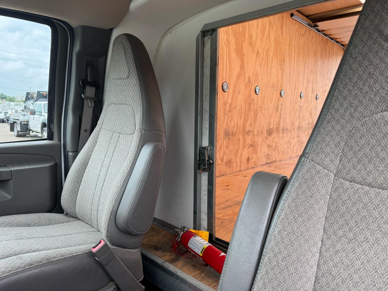 Chevrolet Express Commercial Cutaway 3500 Van 177" 2022