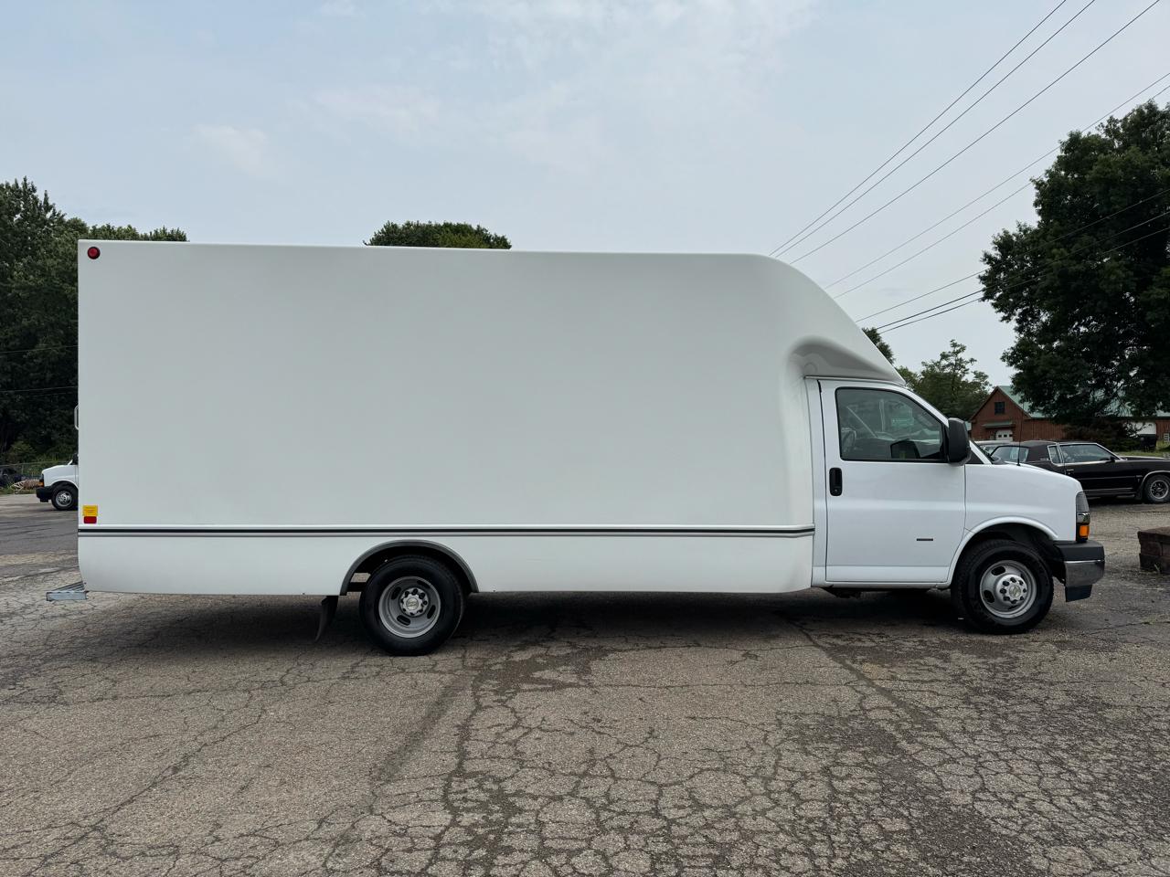Chevrolet Express Commercial Cutaway 3500 Van 177" 2021