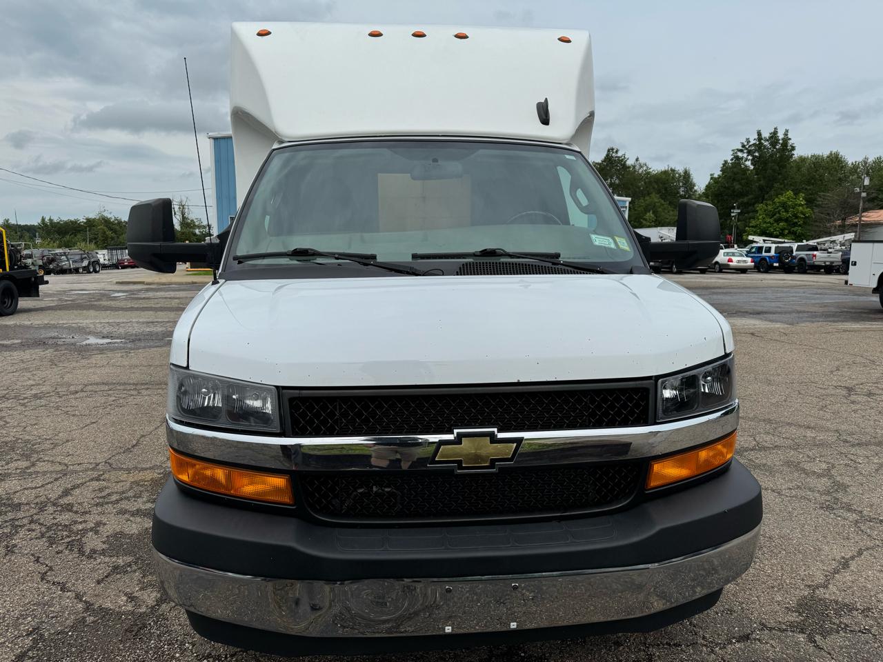 Chevrolet Express Commercial Cutaway 3500 Van 177" 2021