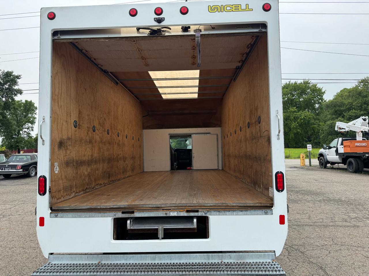 Chevrolet Express Commercial Cutaway 3500 Van 177" 2021
