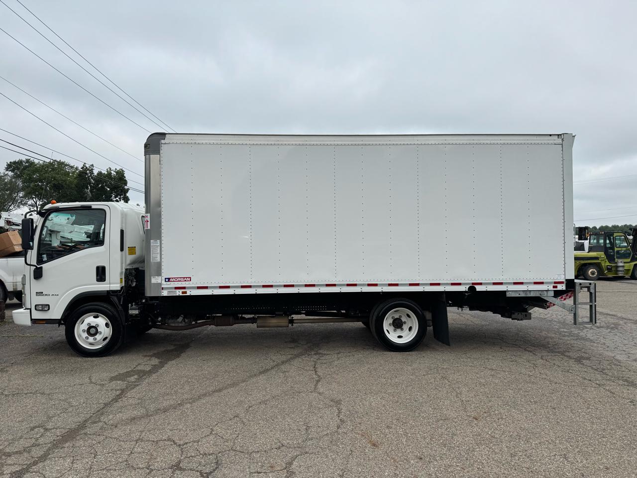 Chevrolet 5500 XG LCF Gas 2WD Reg Cab 176" 2025